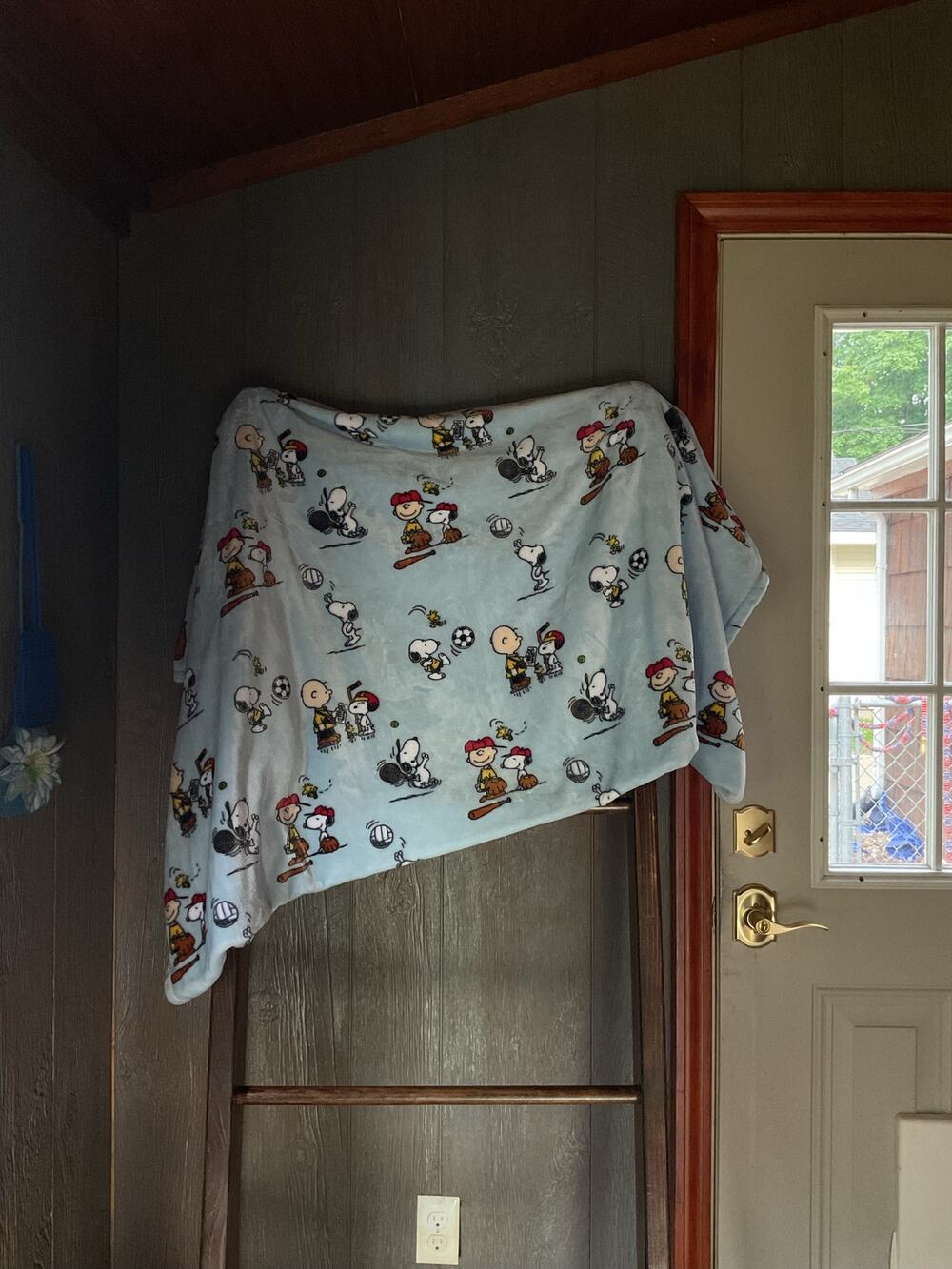 PEANUTS Sports Throw Blanket - 60”x80” - Light Blue